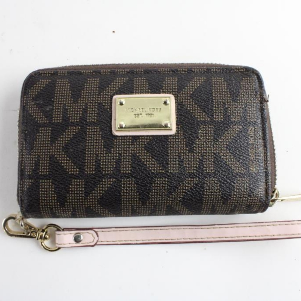 💛Michael Kors Small Ladies Wristlet